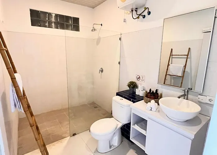 Ayu Santorini